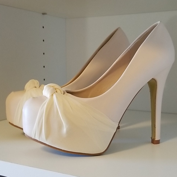 Pumps - Picture 1 of 3